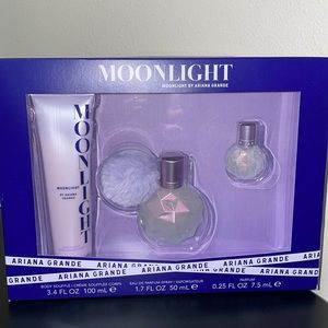 Ariana Grande Moonlight